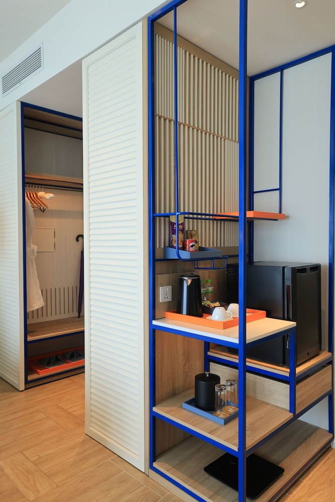 Deluxe Garden View Twin Room with Balcony photo 2