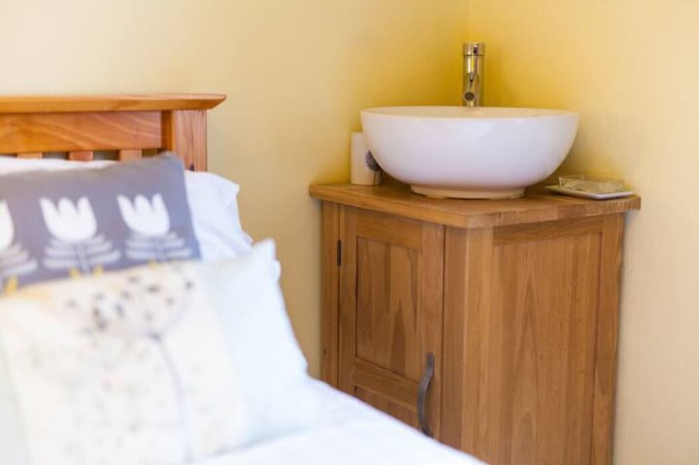 Classic Cottage, 3 Bedrooms photo 3