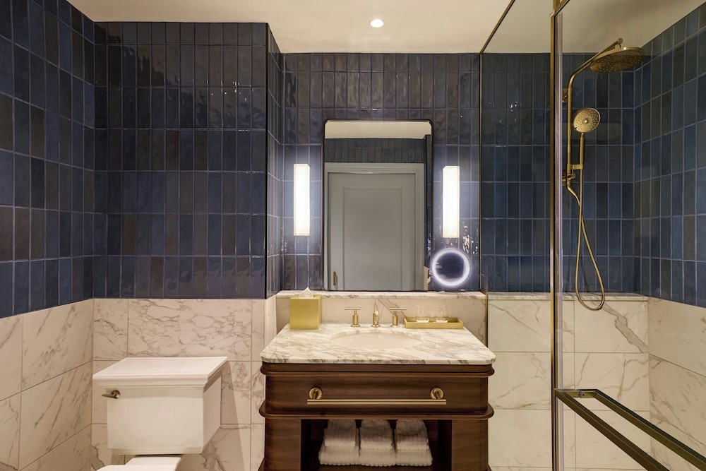 Standard Room, 2 Queen Beds - Photo 10
