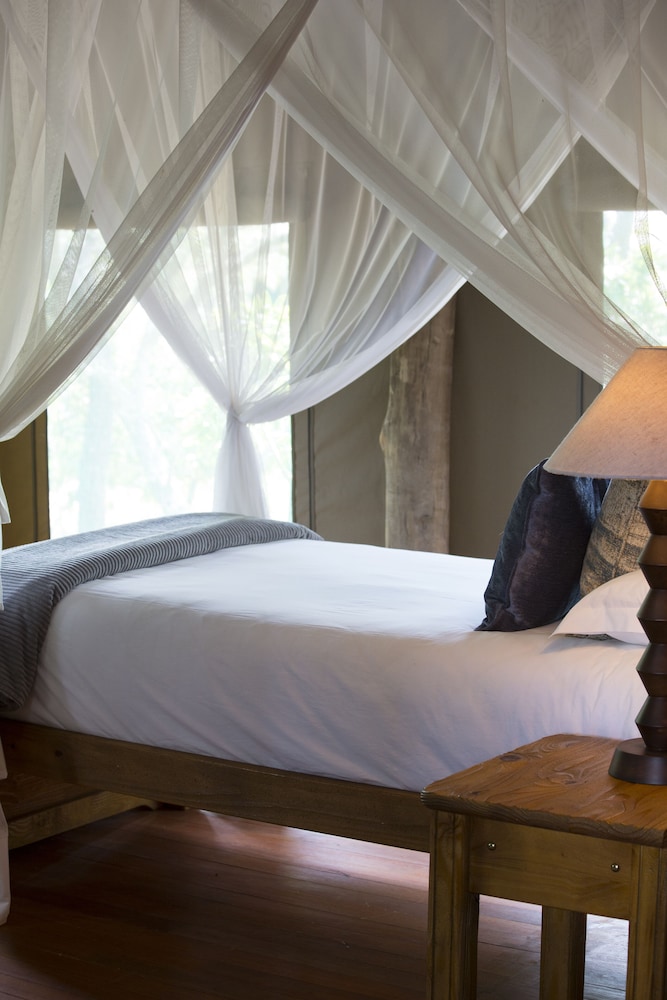 Deluxe Tent, Multiple Bedrooms photo 3