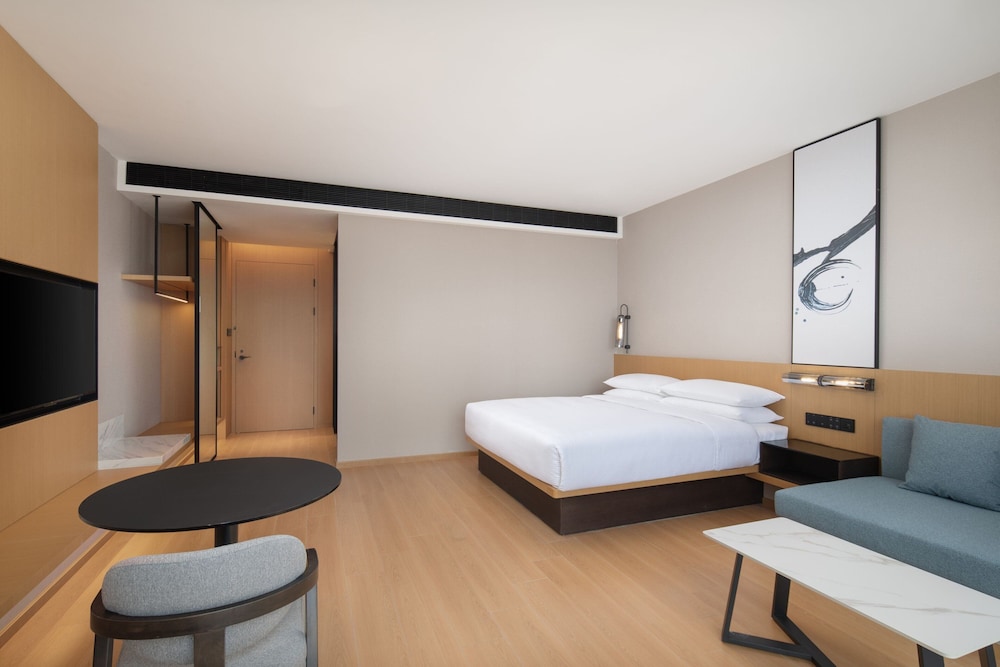 Superior Room, 1 King Bed