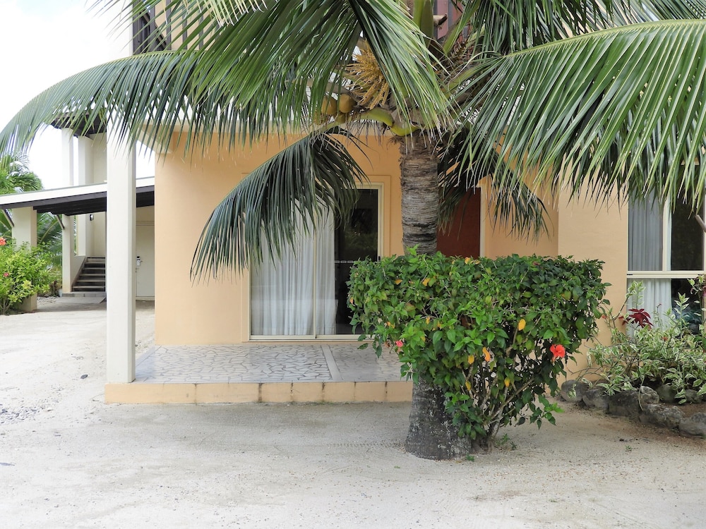 3 Bedroom Beachfront Villa - Photo 12