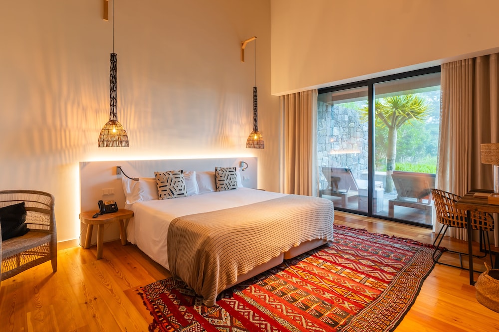Quarto Duplo ou Twin de Luxo, Piscina Privativa, Vista para o Jardim