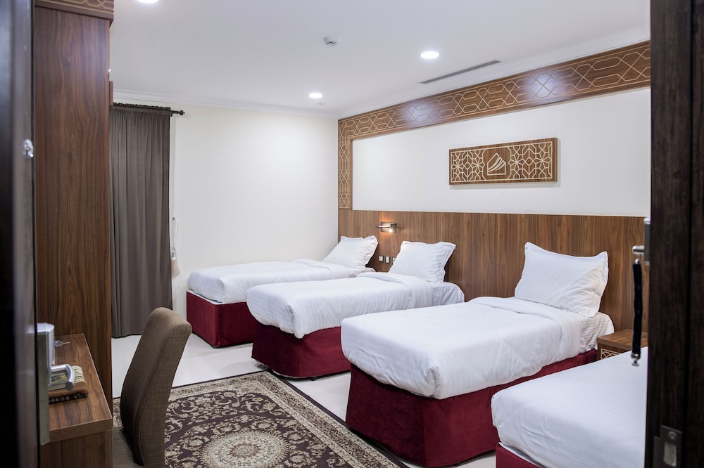 Quadruple Room - Photo 1
