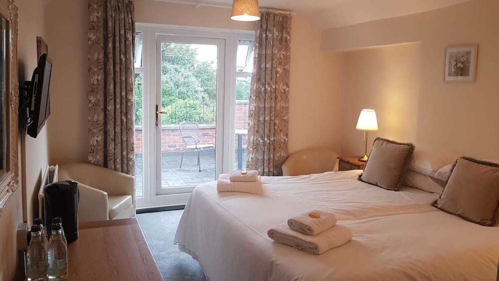 Standard Double Room (Room 5) photo 2