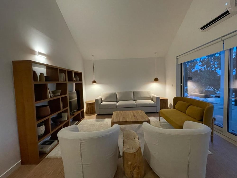 Luxury Villa thumbnail 5