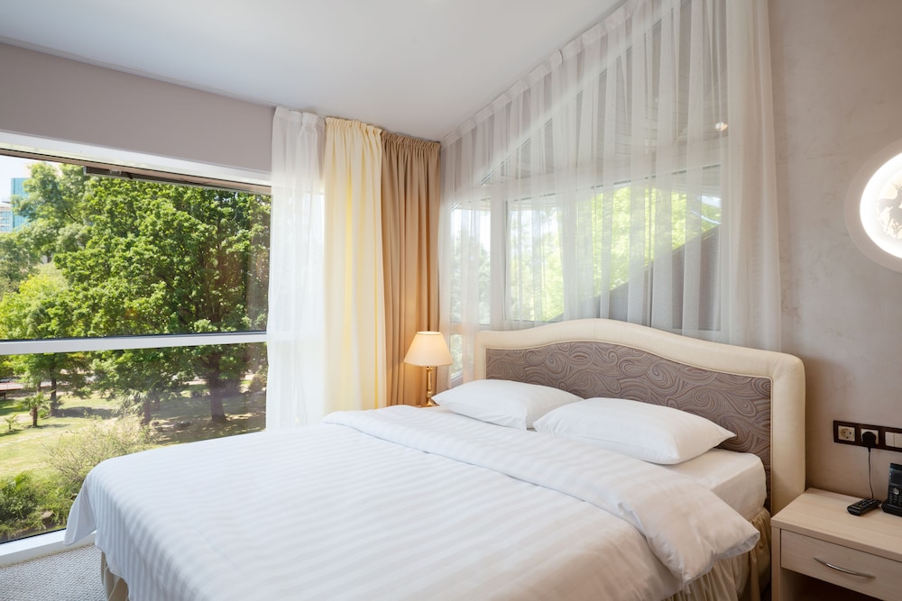 Deluxe Double Room, Garden View photo 3