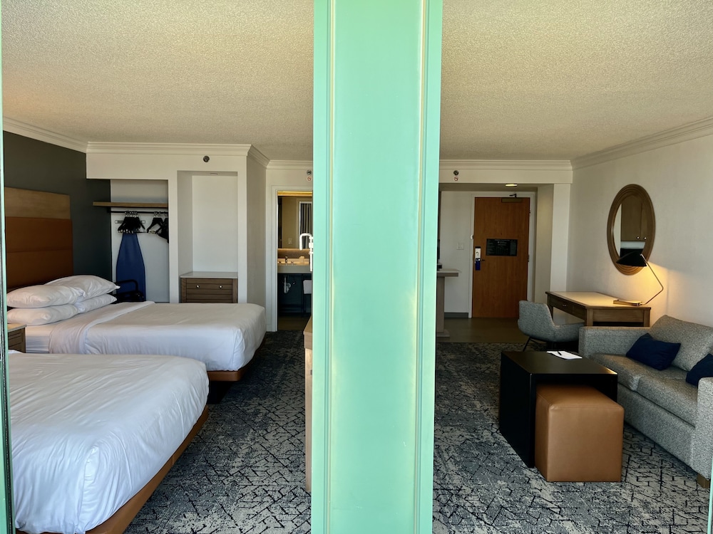 Studio Suite, Multiple Beds, Balcony, Pool View - Photo 14