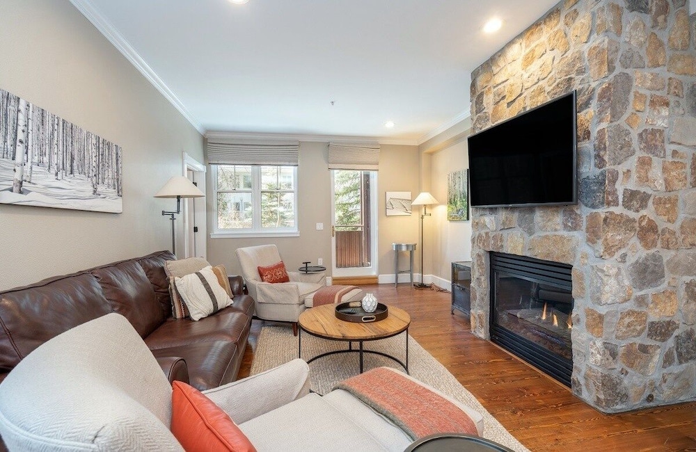 Condo, 3 Bedrooms