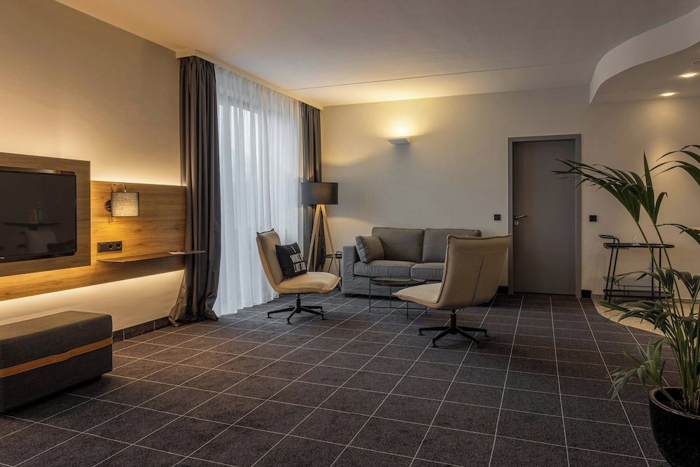 Room, 1 Queen Bed with Sofa bed