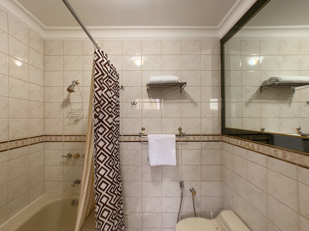 Family Townhome, Multiple Beds, City View photo 3