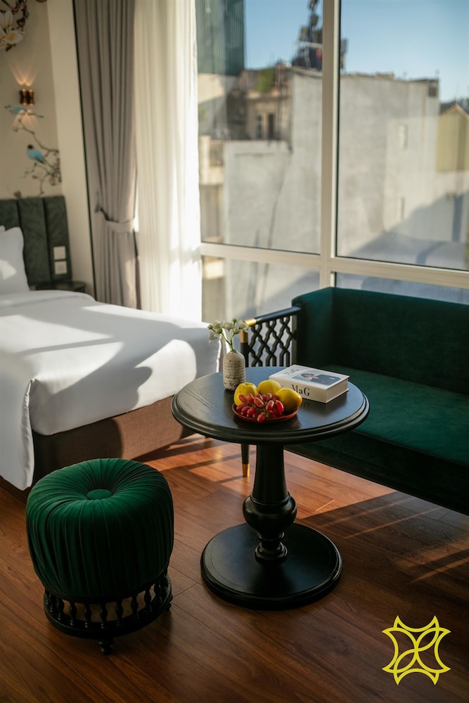 Luxury Triple Room, City View photo 2