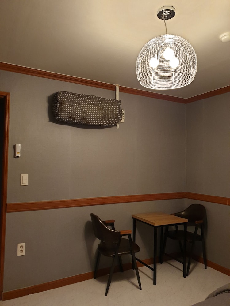 Basic Room (Korean style heating) photo 3