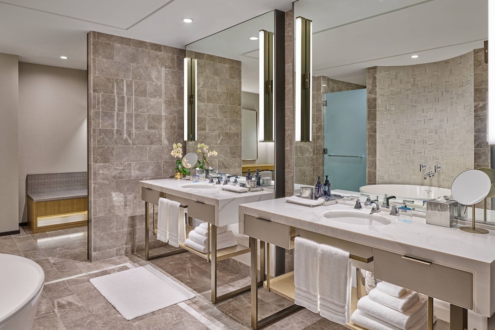 John Jacob Astor Suite