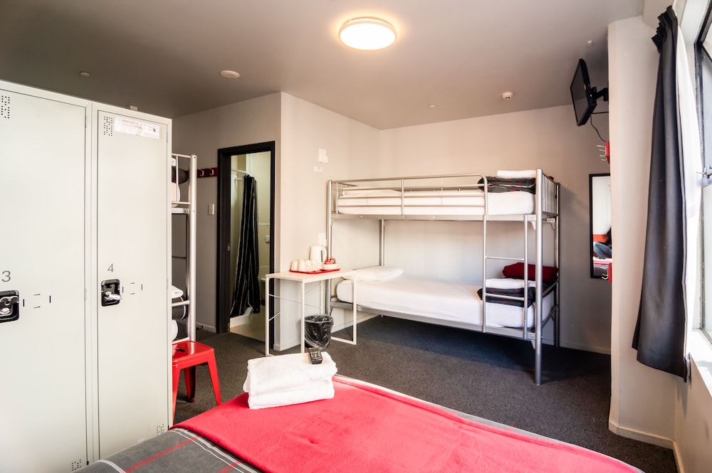 Family Room, Double & 4 Singles, Private Bathroom, TV photo 3