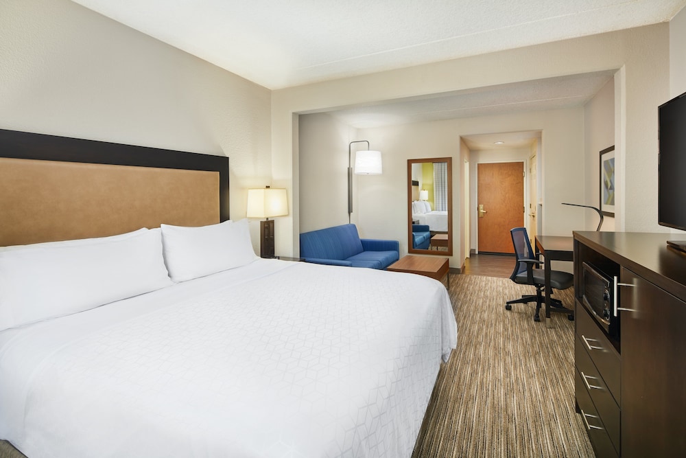 Standard Room, 1 King Bed - Photo 3