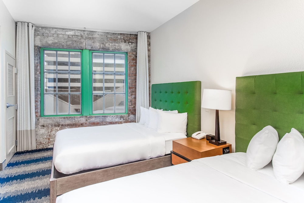 Suite, Multiple Beds, Bathtub photo 1
