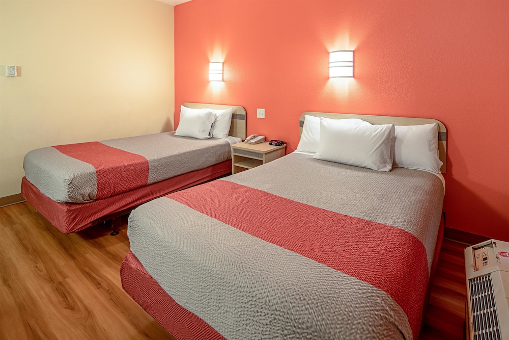 Standard Room, 2 Double Beds, Non Smoking photo 2