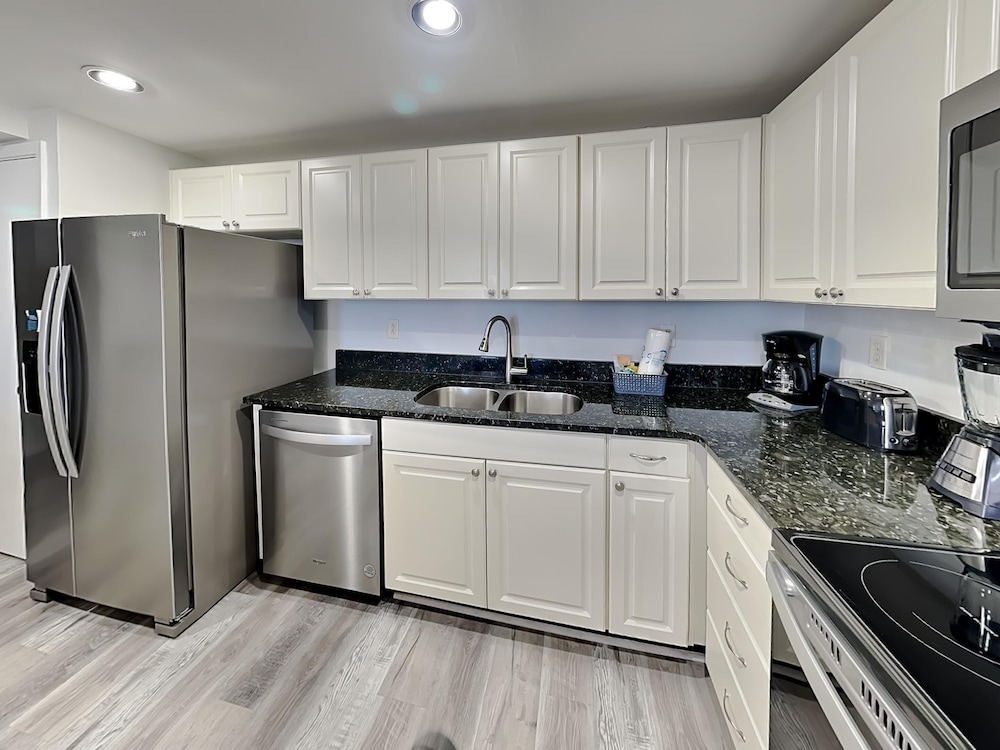 Condo, Multiple Beds, Balcony, Ocean View (T2 606 - No Pets) photo 3