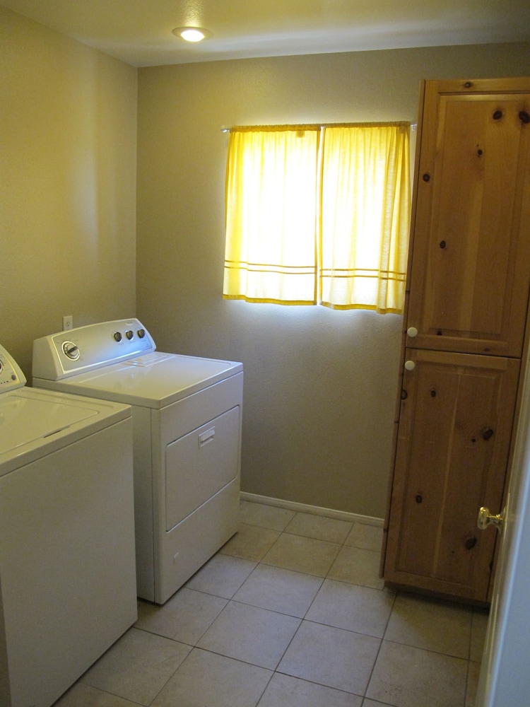 Deluxe House (Mt. Morrison) photo 2
