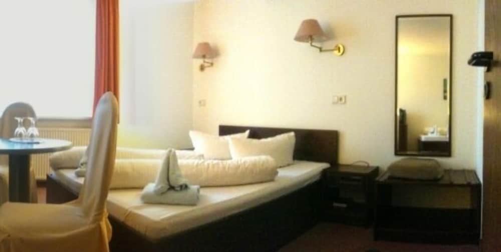 Traditional Double Room, Accessible photo 2