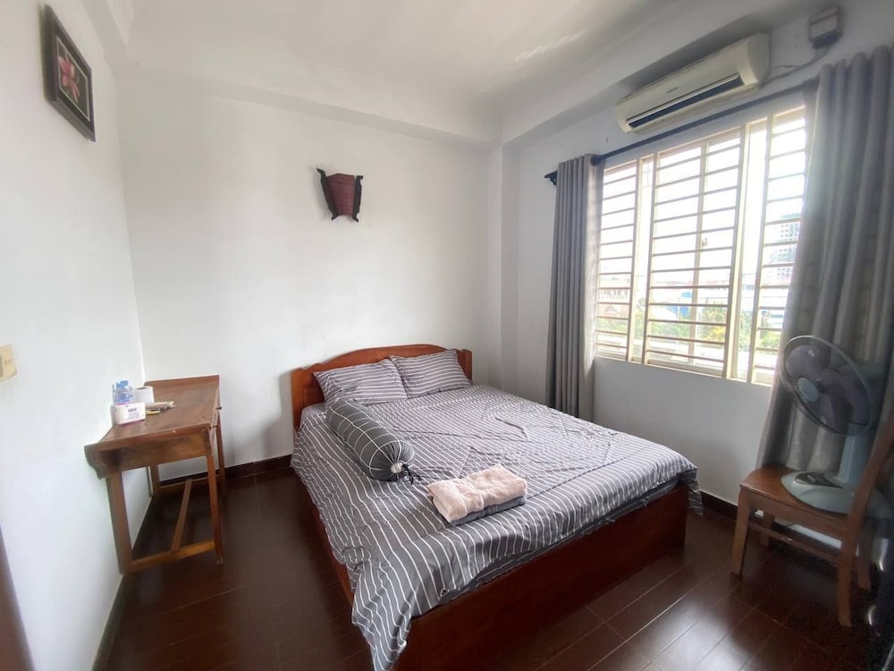 Basic Apartment, 2 Bedrooms, Balcony, City View
