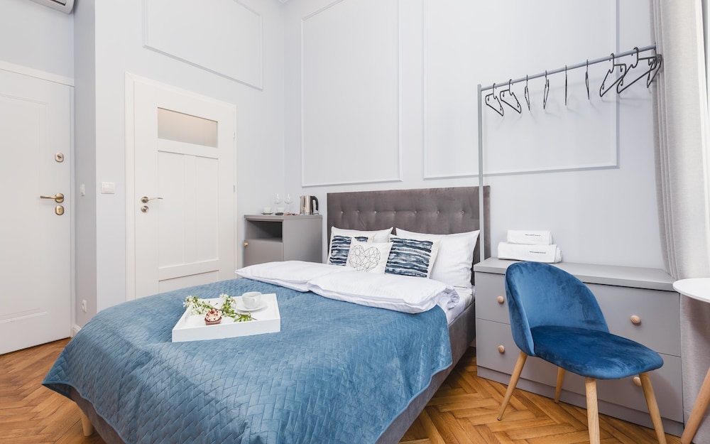 6. Private Room - Traveler's Best Choice