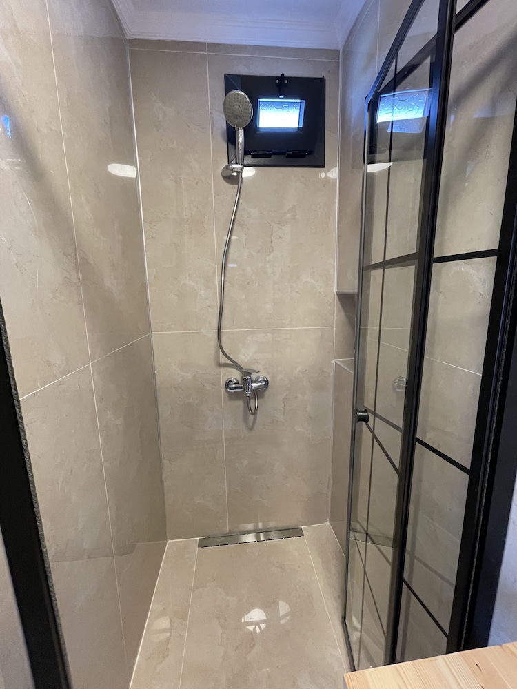 Standard Triple Room - Photo 4