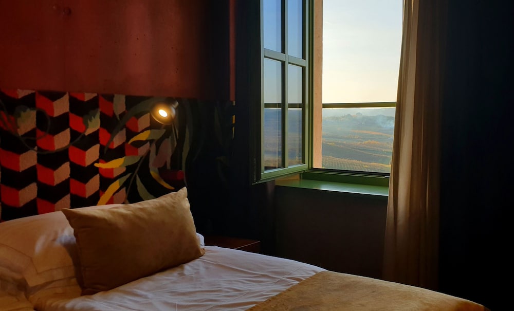 DELUXE ROOM VALLEY VIEW - Photo 10