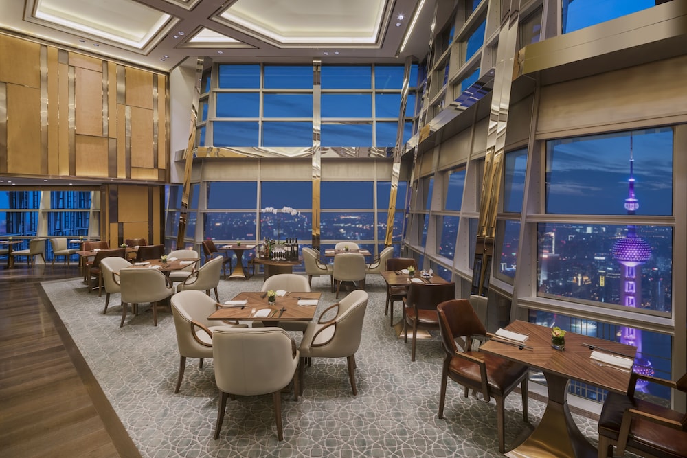Club Room, 1 King Bed, River View (Deluxe) - Photo 2