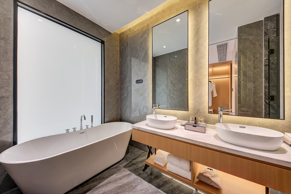 Executive King Bed Room photo 2