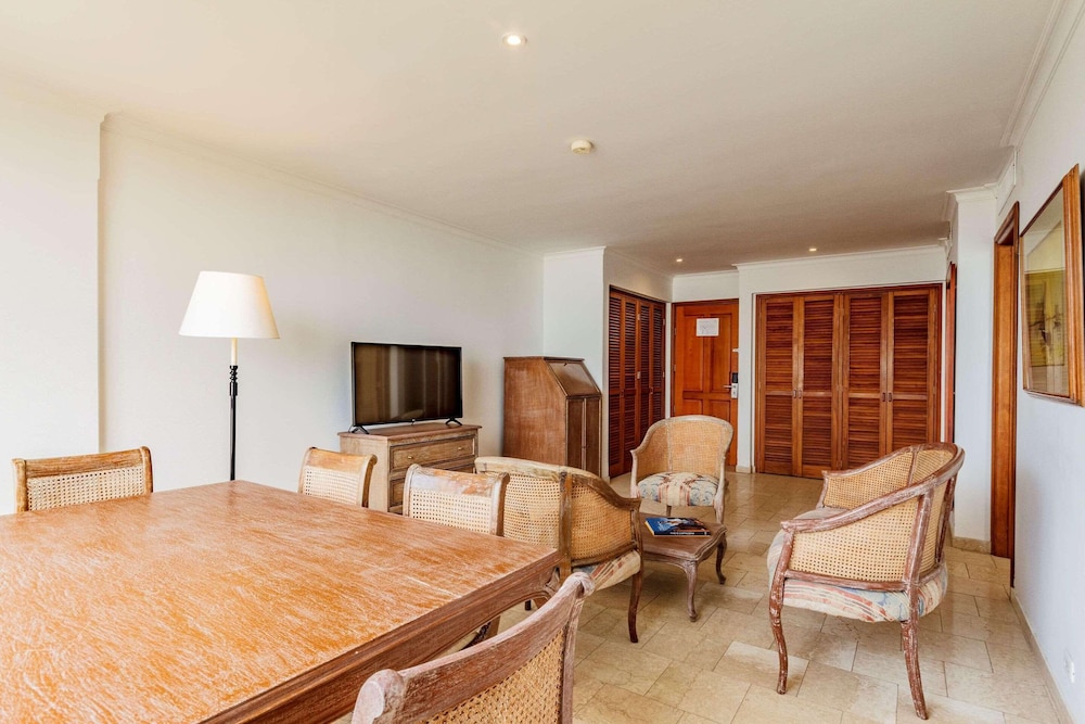 Suite, 1 Bedroom, Non Smoking, Ocean View - Photo 10