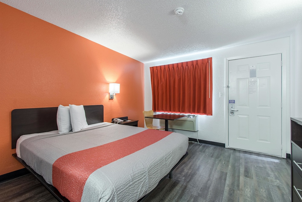 Standard Room, 1 Queen Bed, Accessible, Non Smoking photo 1