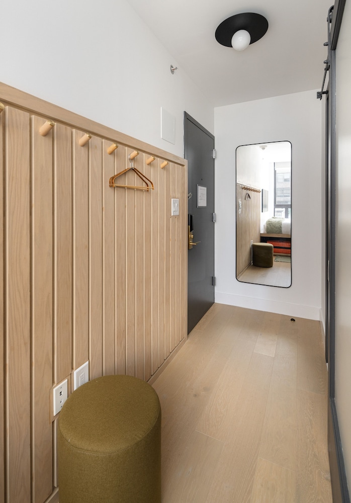 Midtown Serenity King Room