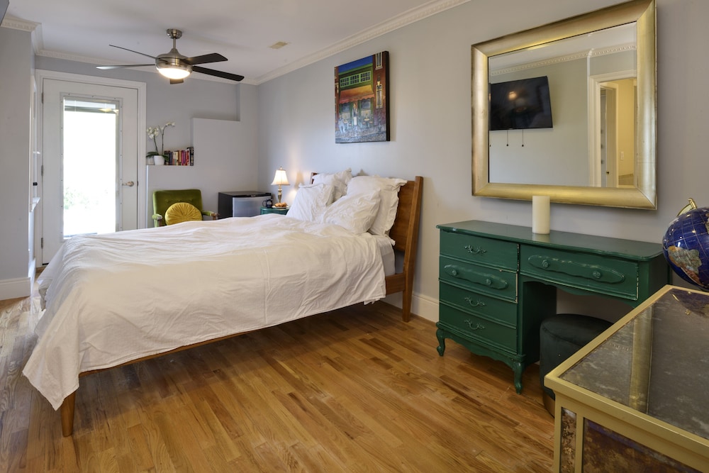 Room, 1 Queen Bed photo 1
