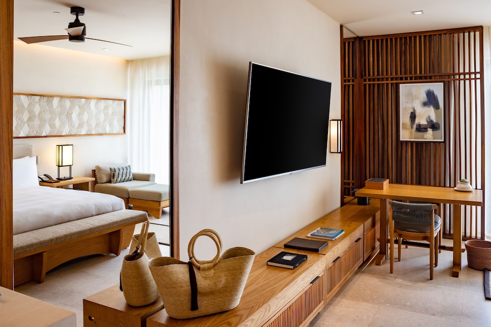 Deluxe Room, 1 King Bed, Ocean View