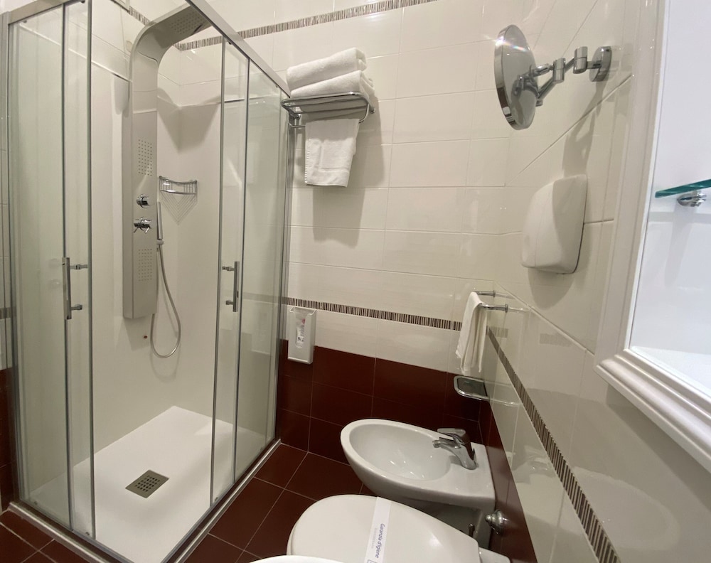 Superior Double or Twin Room, Sea View - Photo 3