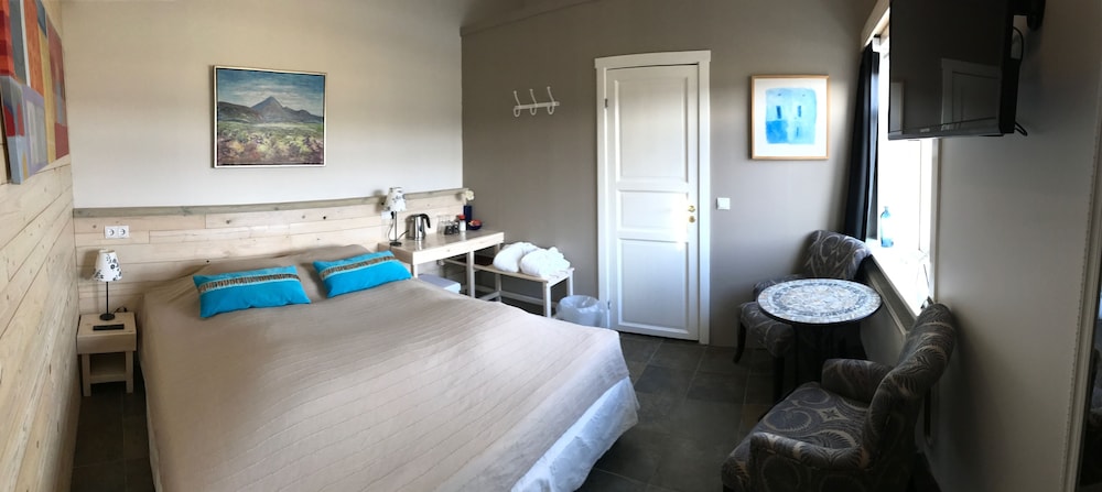 Double Room, Private Bathroom - Photo 8