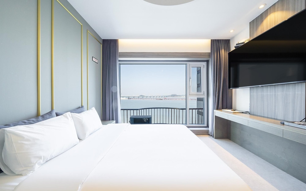 Room (Ocean View Suite (Double Bed High Flo)
