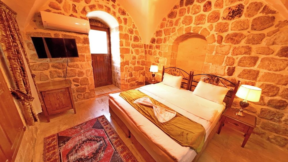 Standard Double or Twin Room - Photo 14