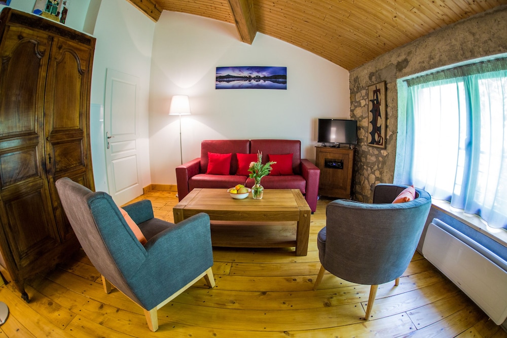 Superior Double Room, 1 King Bed with Sofa bed (La Forêt) photo 3