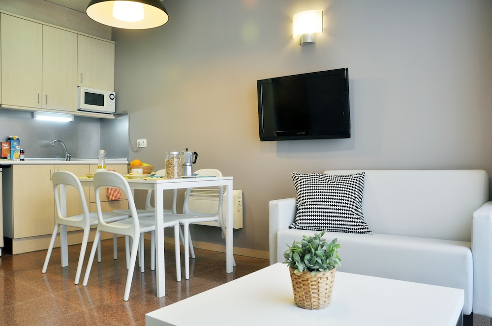 Family Studio, 2 Bedrooms, Kitchenette photo 3