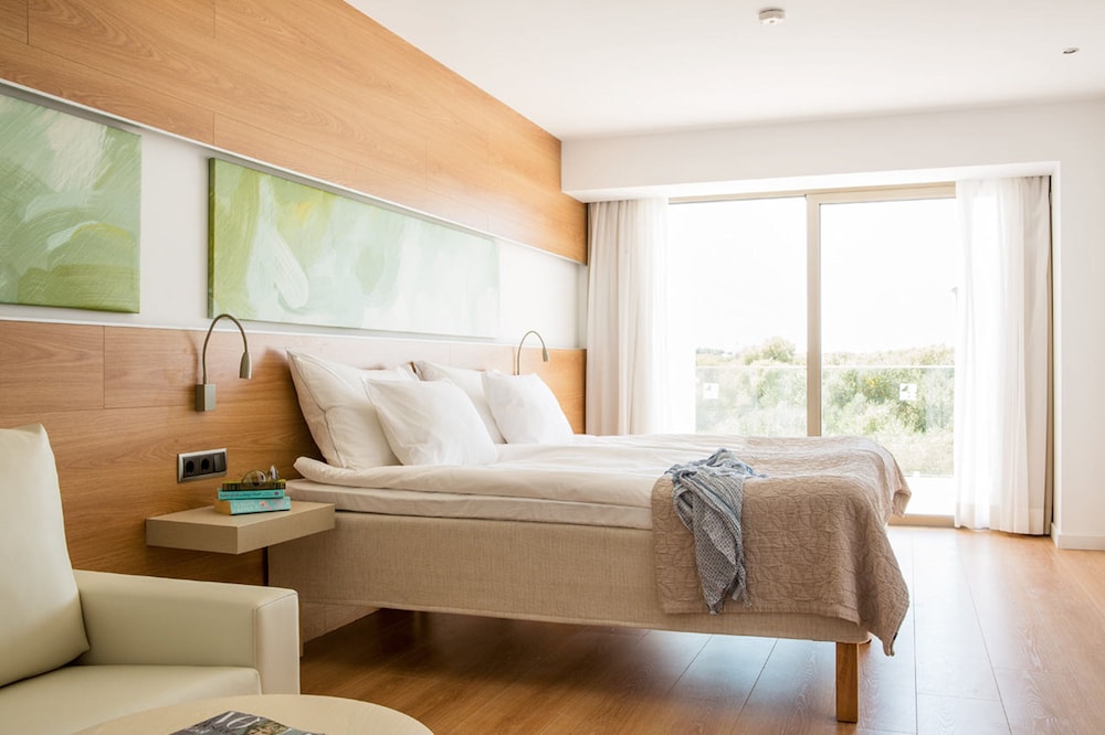 Habitación Doble con Balcón (Vista Principal del Atardecer)