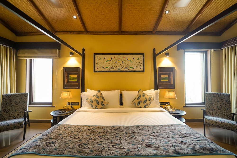 Signature Suite - Photo 2