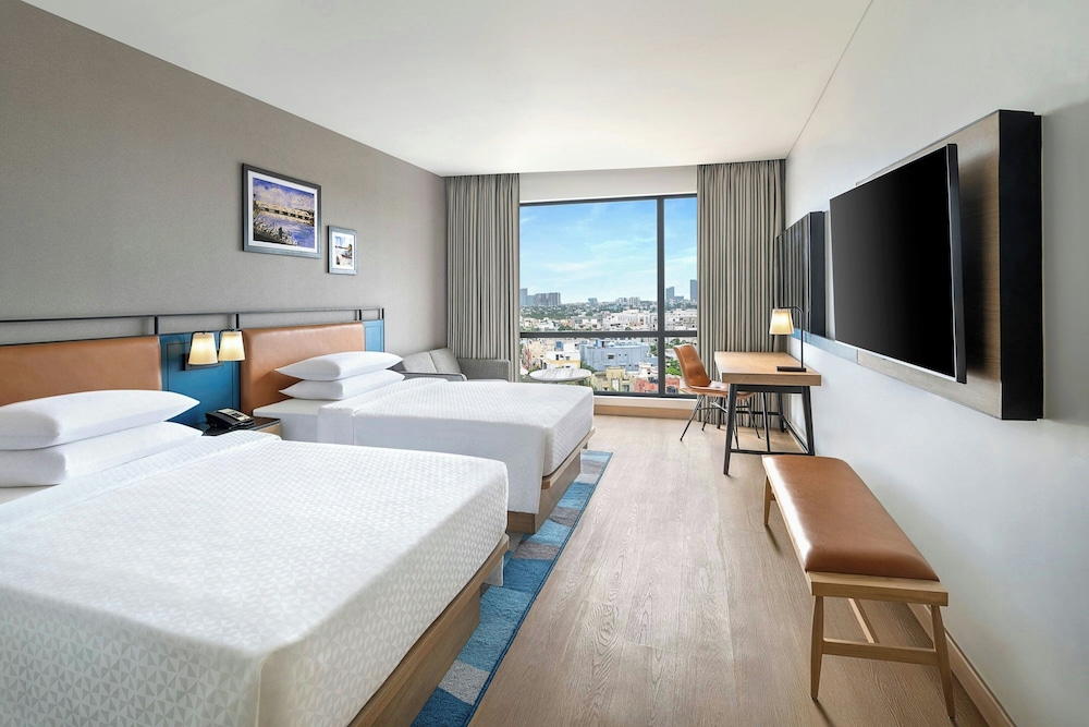 Premium Twin Room, 1 Double Bed, City View