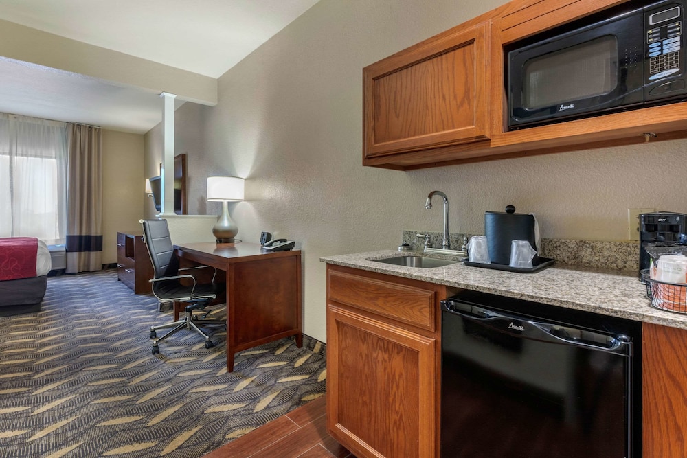 Suite, Non Smoking - Photo 15