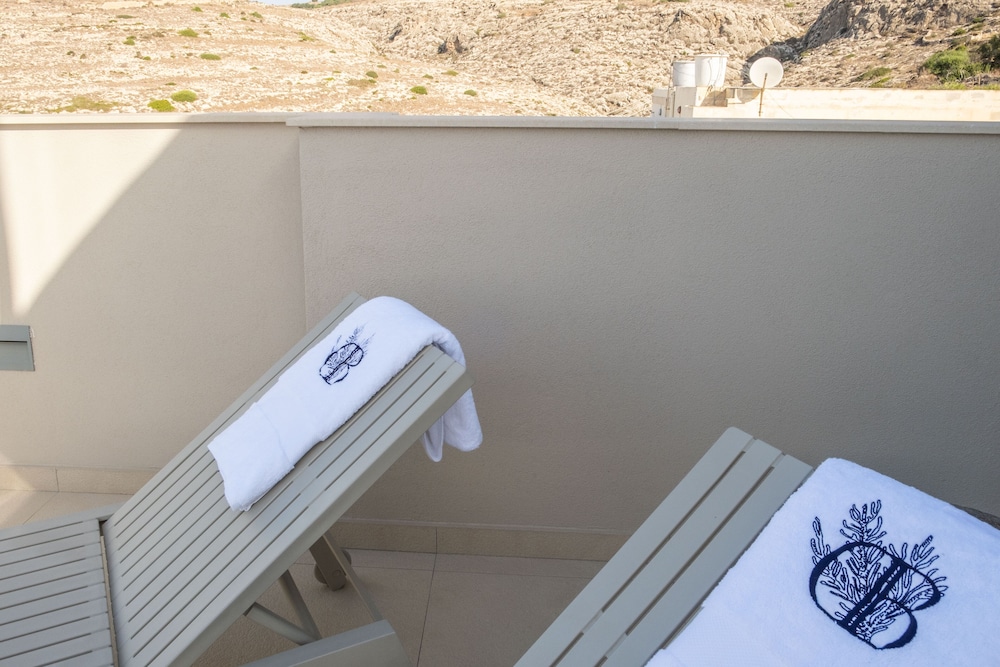 Suite, Hot Tub, Sea View photo 2