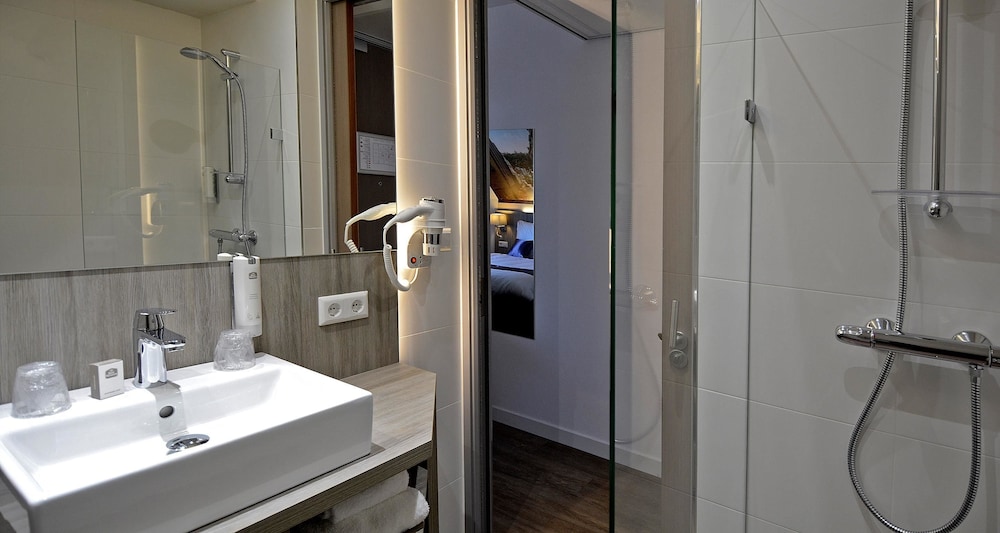 Standard Room, 1 Twin Bed, Non Smoking - Photo 2