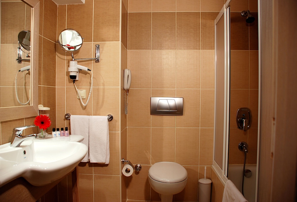 Standard Room photo 2