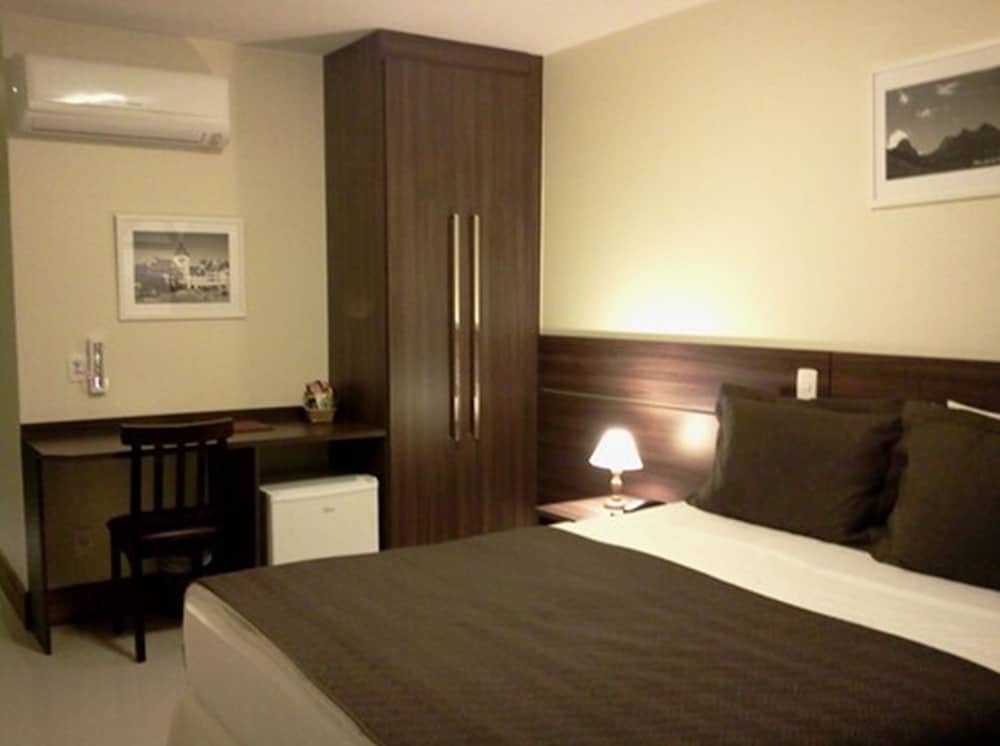 Quarto Duplo Superior com Banheira
